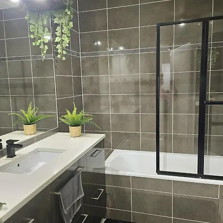 L'escale-chambre-orly-t7-rer C&d * أتيس مو